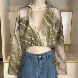 Prettylittlething cropped cross over blouse